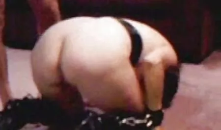Metresi ve olgun hatun erotik sissy hizmetçi onu
