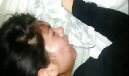 Güzel Samantha çok ilginç bir şekilde olgun erotık fılm mastürbasyon
