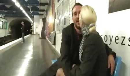 Çekici bomba Nikki Hunter sıcak Babes zevk alır erotik olgun porn