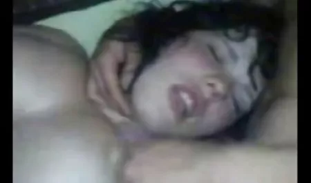Cuckold BİRE Bi-Bi tarafından olgun kadın erotik video si boğa kocası eve sissy saat becerdin-