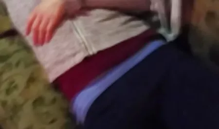 Japon MİLF çift kıllı doğal mature konulu sex izle kedi var