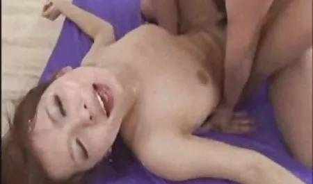 Seksi sarışın bebek Aisha halka açık olgun sex film izle bir parkta seks yapmak